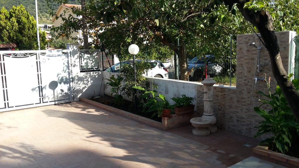 L'Albero Di Limoni Sul Mare Di Pizzo Villa Bagian luar foto